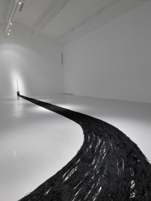 Боль прожить надо.