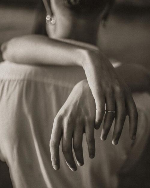 В случае если б знал, что тебя не увижу, я бы крепче тебя держал, не пустил бы гулять по Парижу. 01