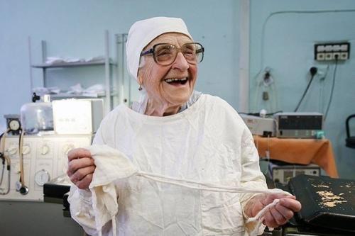 92-Летний хирург Алла Ильинична Левушкина. 04