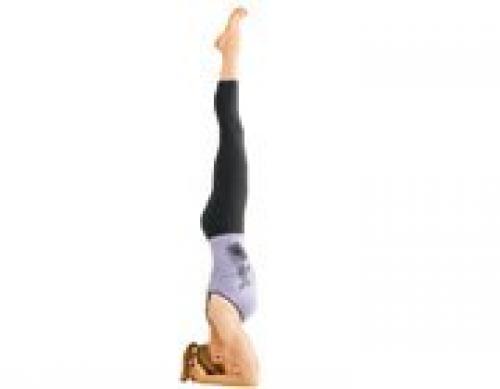 Чтобы избежать простуды и гриппа, регулярно выполняйте комплекс асан, стимулирующих циркуляцию лимфы. 07