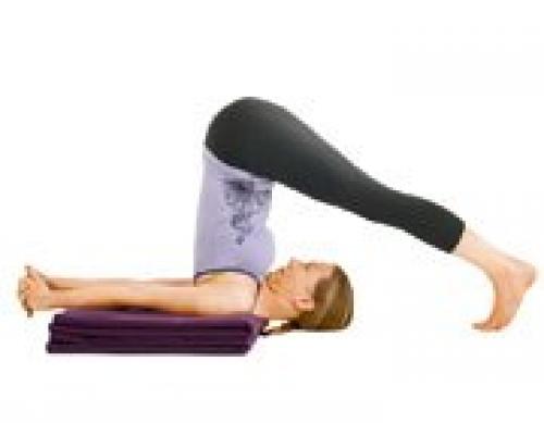 Чтобы избежать простуды и гриппа, регулярно выполняйте комплекс асан, стимулирующих циркуляцию лимфы. 05