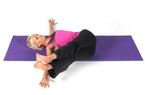 Йога для позвоночника: позы на скручивание. 07