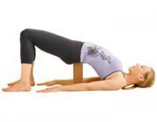 Чтобы избежать простуды и гриппа, регулярно выполняйте комплекс асан, стимулирующих циркуляцию лимфы. 08