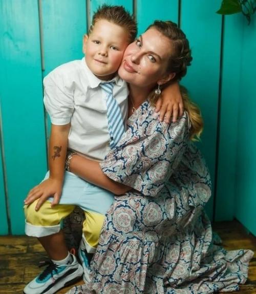 Бывшая жена Марата Башарова через суд выбила у него алименты на содержание 9-летнего сына. 

