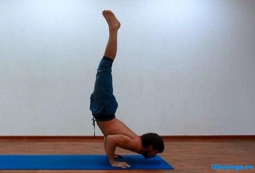 Поза скорпиона, как сделать. Урдхваикапада вришчикасана - подготовка к позе скорпиона.