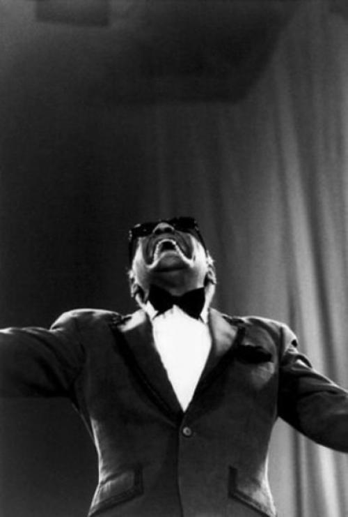 Рэй Чарльз (полное имя Рэй Чарльз ро?