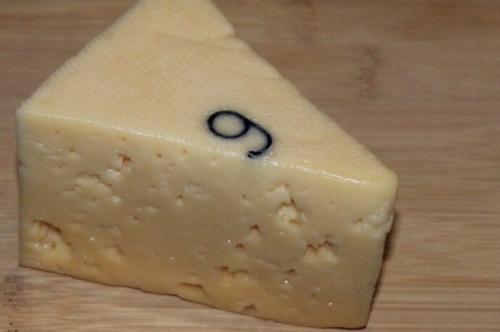 А знаете ли вы, зачем во времена Ссср в сыр клали пластиковые цифры? 01