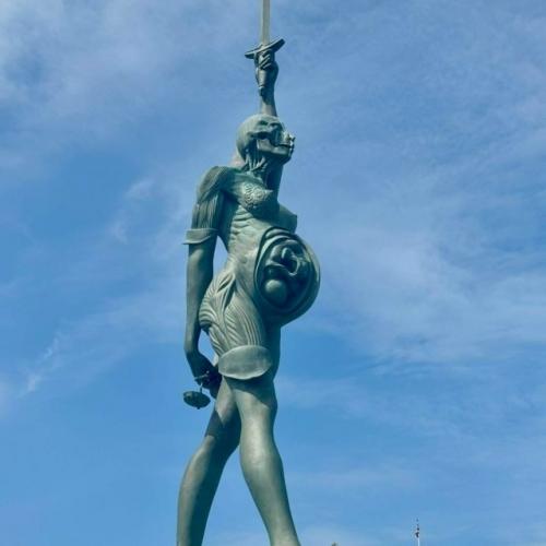 Обнаженная правда: почему эта скульптура заставила мам всего мира затаить дыхание. 01 Обнаженная правда: почему эта скульптура заставила мам всего мира затаить дыхание. 01