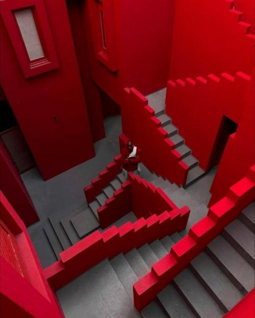 Мир как декорация: правила жизни и съёмки тревел - блогера Луиса портеллы. 01