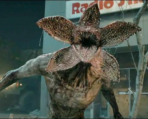 Не могу пошевелиться и задыхаюсь. 01