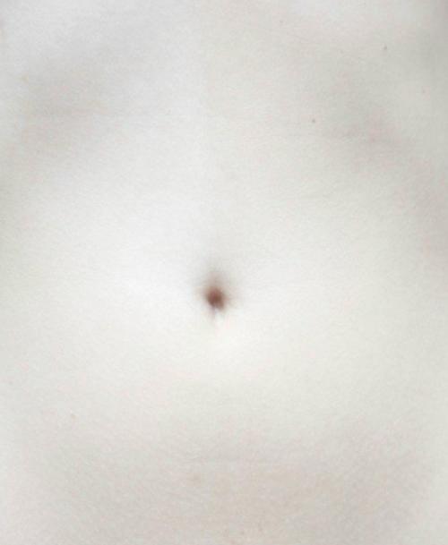 Почему женщине важно иметь расслабленный живот.

