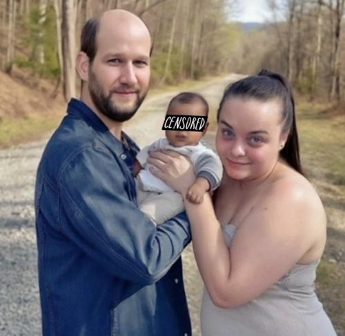 Ребёнок родился с другим цветом кожи: пара объяснила это генетикой.

