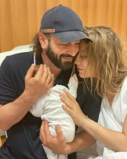 Папина дочка Лиза Арзамасова первенца родила. 02