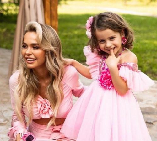 У беременных свои причуды: Анна хилькевич решила поменять имя пятилетней дочери. 01