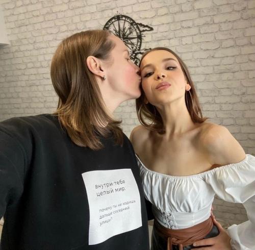 Лена из Ранеток родила, теперь она и её жена стали мамами. 03