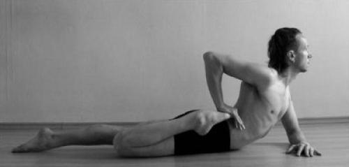 Эка пада бхекасана (техника выполнения.