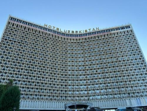 Гостиницу Узбекистан построили в Ташкенте в 1974 году. 01