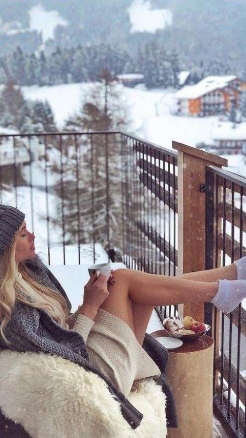 Мы так часто цепляемся за красивые фразы, обещания и объяснения.  