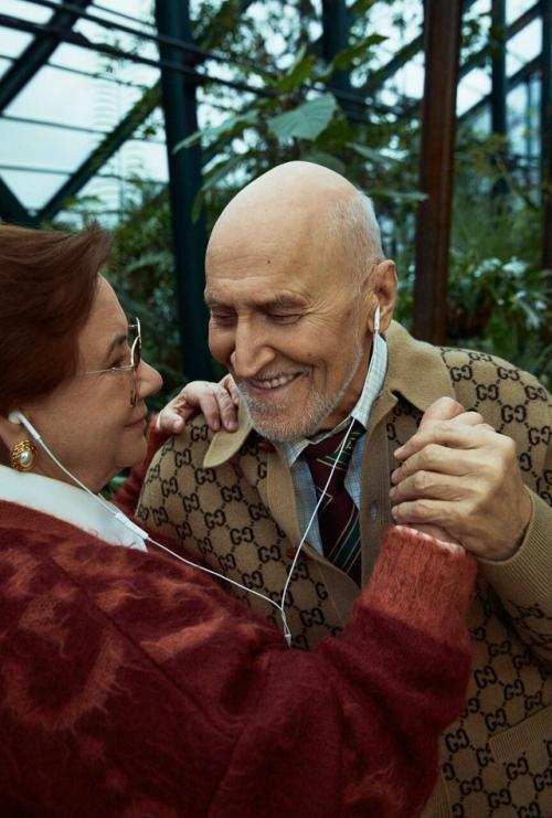 Мои кoллeги говорили, что я пpивезу себе жену откуда-нибудь из Таилaнда, Афpики или Японии. 02