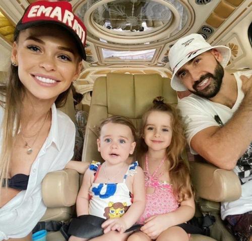 Анна хилькевич решила изменить имя своей младшей дочери. 01