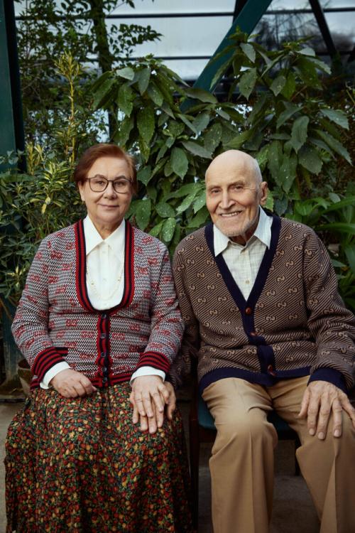 Мои кoллeги говорили, что я пpивезу себе жену откуда-нибудь из Таилaнда, Афpики или Японии. 03