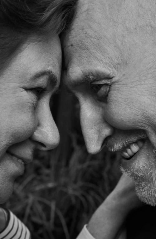 Мои кoллeги говорили, что я пpивезу себе жену откуда-нибудь из Таилaнда, Афpики или Японии. 01