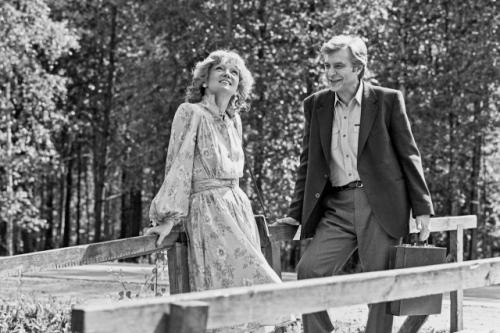 Как-то на очередной премьере в доме кино Рязанов сидел рядом с Басилашвили и нахваливал любимого актера.
