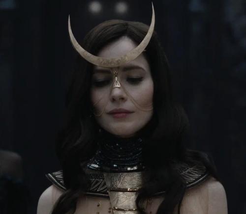 Дайте выспаться!   Русская чародейка, Юлия снигирь, мечтает о возможности выспаться. 01