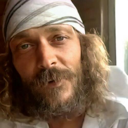 Похудел до изнеможения и исчез с экранов: что происходит с Артёмом Артемьевым.

