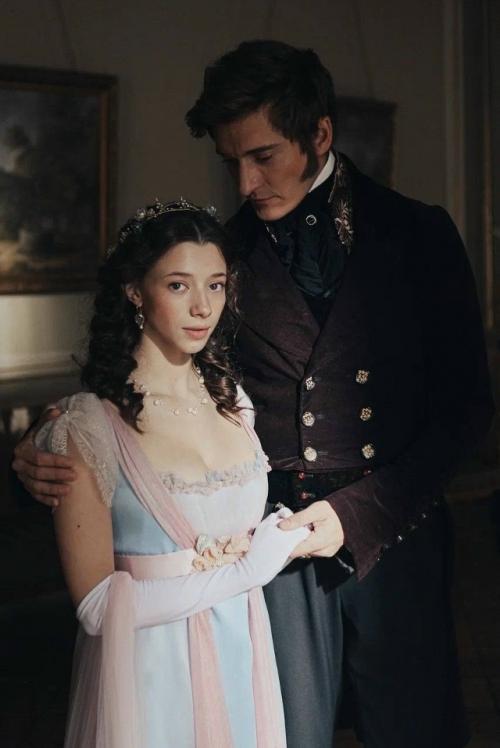 Наташу Ростову в Войне и Мире Сарика андреасяна сыграет Полина гухман. 05