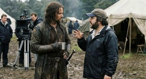 Во время съёмок Властелина Колец Вигго мортенсен настолько вжился в роль, что грань между актёром и персонажем почти исчезла. 01