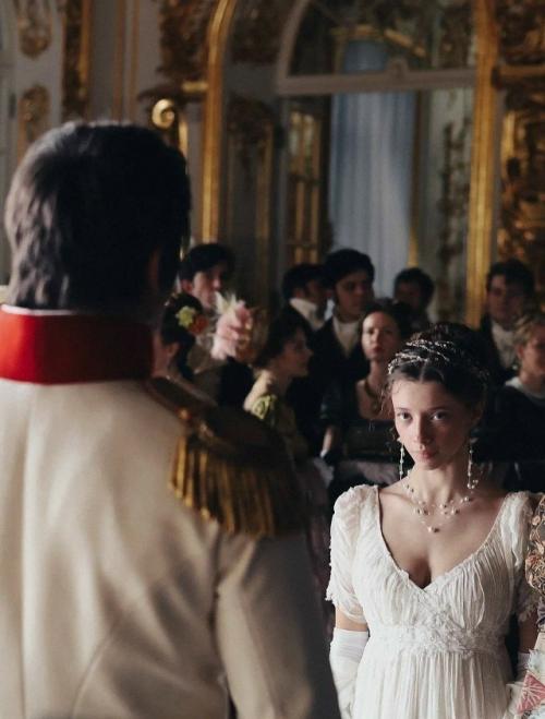 Наташу Ростову в Войне и Мире Сарика андреасяна сыграет Полина гухман. 07