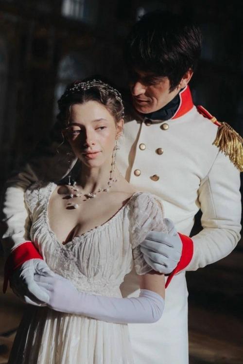 Наташу Ростову в Войне и Мире Сарика андреасяна сыграет Полина гухман. 01