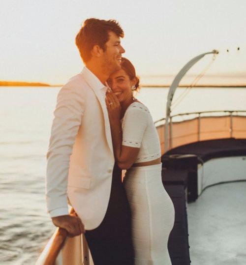 Заниматься нужно собой.