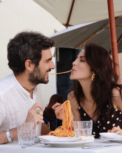 Сати Казанова рассказала об угрозах ее мужу - итальянцу из-за того, что он женат на русской. 02