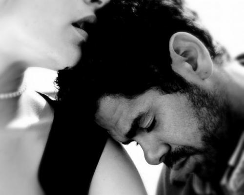 Ты всё время думаешь, куда бы свалить.