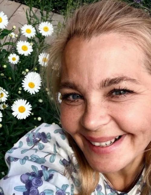 Актриса Ирина пегова отмечает 48-летие со своим возлюбленным Сергеем мариным, который младше неё на 10 лет.  