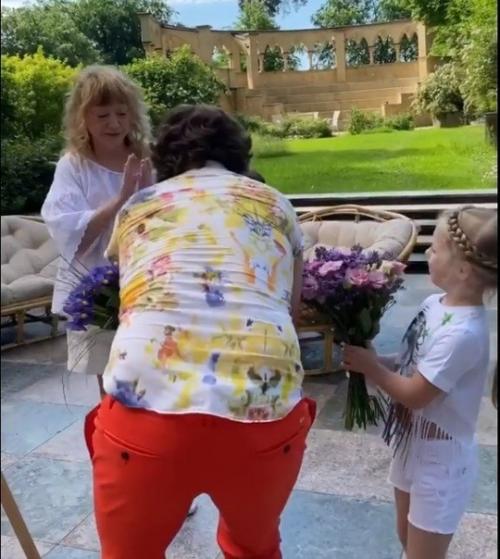 Дети Аллы Пугачевой и Максима Галкина трогательно поздравили отца семейства с днем рождения! 02