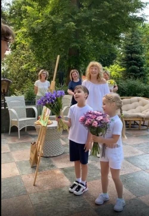 Дети Аллы Пугачевой и Максима Галкина трогательно поздравили отца семейства с днем рождения! 01