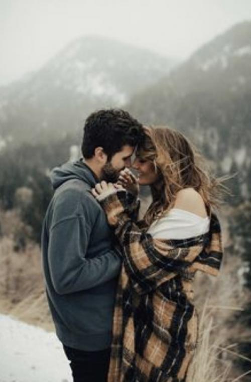 Мы все о великой любви мечтаем. Мы все о великой любви мечтаем.