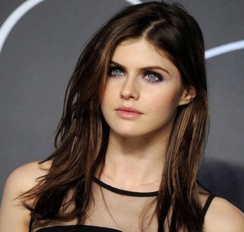 Александра даддарио с макияжем и без. 03