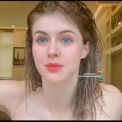 Александра даддарио с макияжем и без. 01