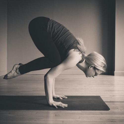 Бакасана.
От слова 