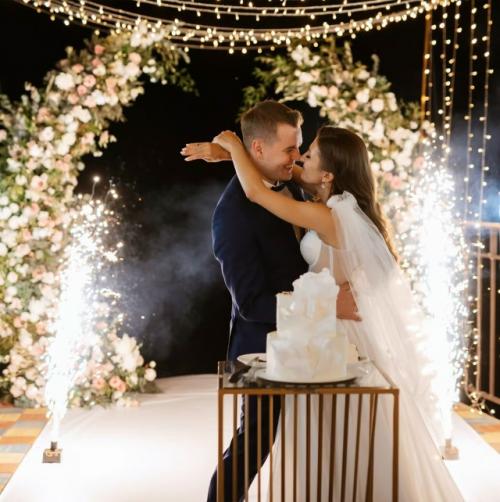 Есть даты, которые люди выбирают сердцем, а есть - калькулятором. 01