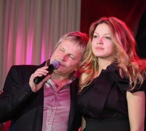 Дочь Виктора Салтыкова вернулась на сцену через 8 лет после хейта на Новой Фабрике Звезд. 02