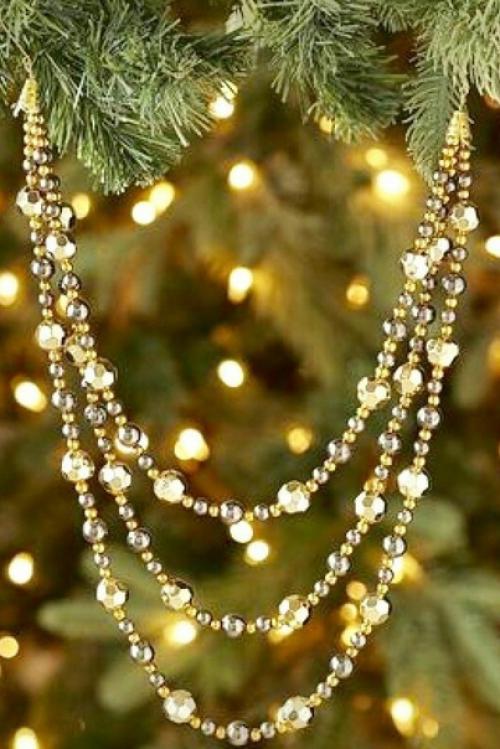 Человеку хоть изредка необходимы праздники, без них невозможно. 05