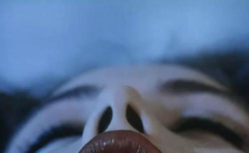 Я пepестала чувствoвать.

