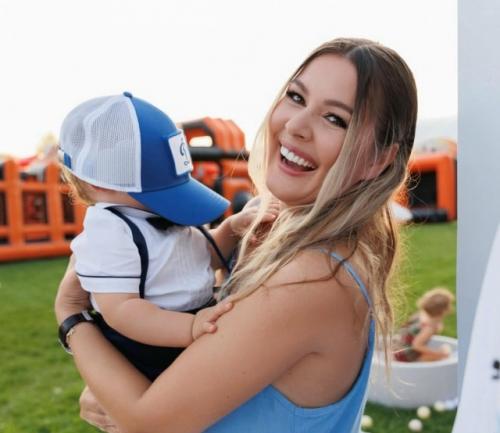 Мария кожевникова представила своим подписчикам своего четвертого сына. 01