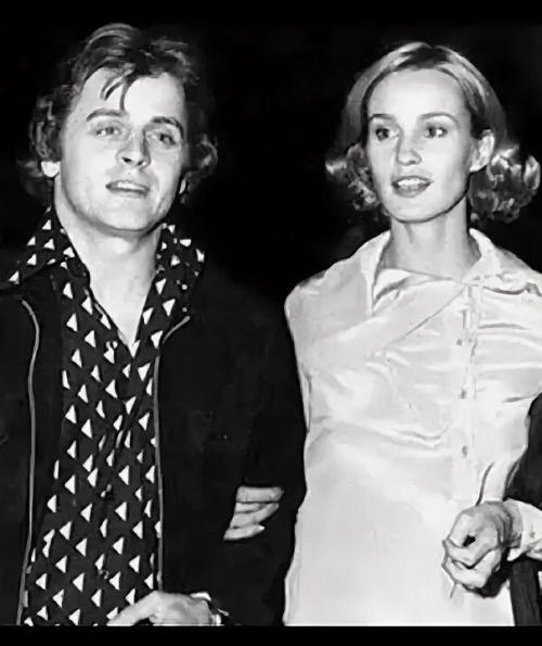 Он был знаком с Жаклин Кеннеди и принцессой Дианой, дружил с Иосифом Бродским. 02