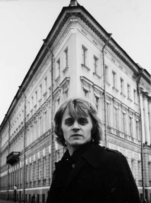 Он был знаком с Жаклин Кеннеди и принцессой Дианой, дружил с Иосифом Бродским. 03